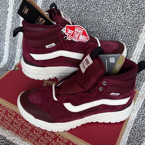 Vans Ultrarange Exo Hi Pomegranate/Port WMNS - Picture 12 of 16